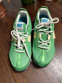 Nike Women Sneaker Size 10