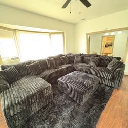 Big fluffy Sectional Couch Need Gone Today New In Box $50DOWN 