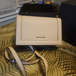 Michael Kors Jet Set Pink.