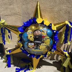 Minion Star Pinata With Balls