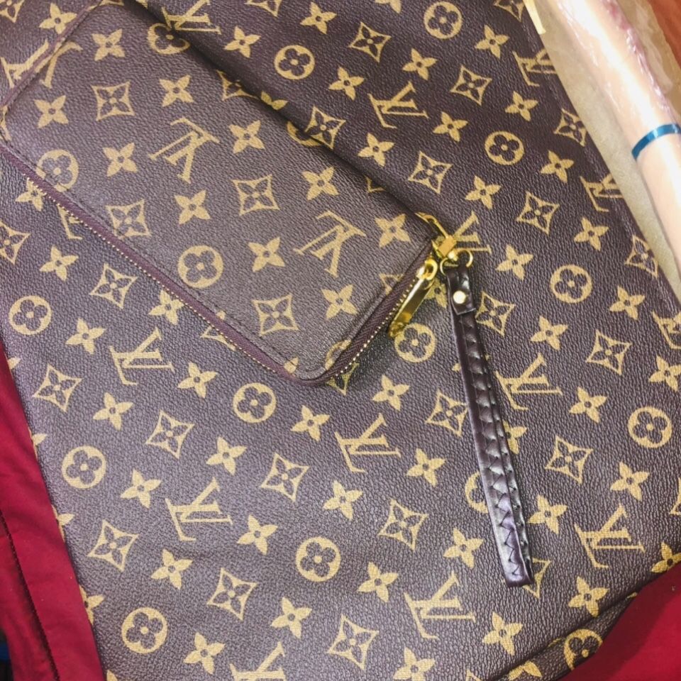 AUTHENTIC LOUIS VUITTON TOTE for Sale in Columbus, GA - OfferUp