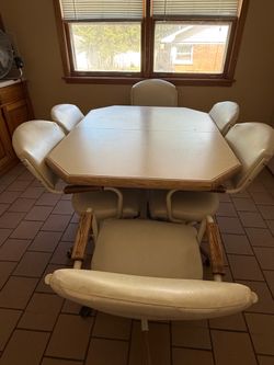 Retro Dining Set - Table + 6 Rolling Chairs (Must Go!) 🍽️