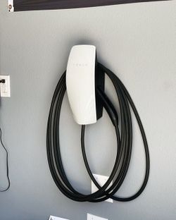 Tesla Stand Wall Connector Gen 3