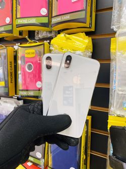 IPHONE X 64GB UNLOCKED