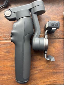 DJI OSMO Mobile 7P (Smartphone Stabilizer/Gimbal)