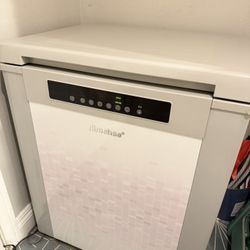 Dimchae Kimchi Refrigerator Fridge - Good Condition