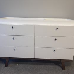 Modern 6-Drawer Changing Table
