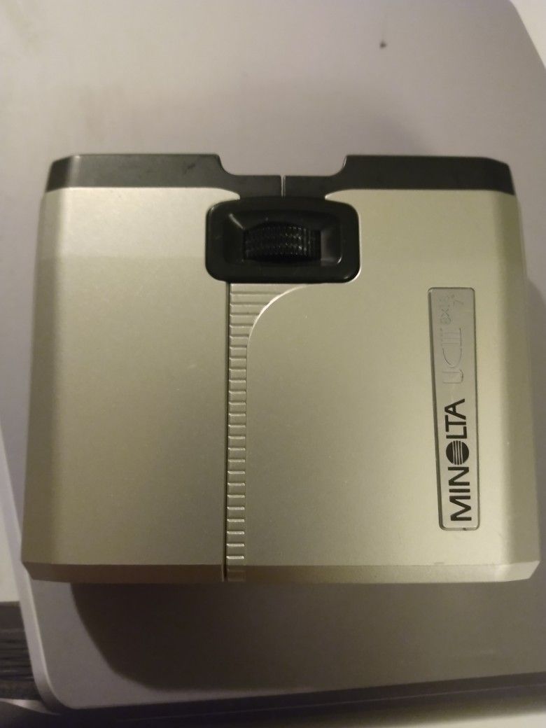 Selling Minolta UC III Binaculars