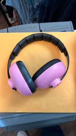 Infant noise cancelling headphones