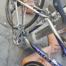 Trek 7500 Fx  Super Light Aluminum 