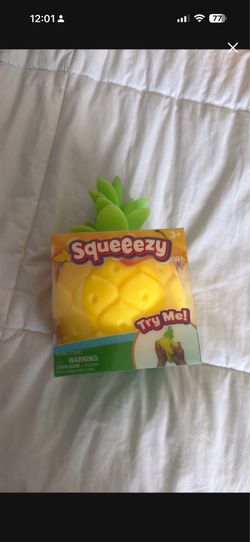 Pineapple Squeeezy Squishy