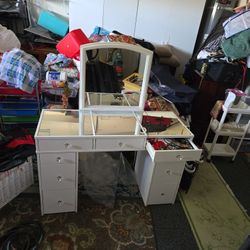 Dresser With LED lights Mirror - New, Beautiful White!!