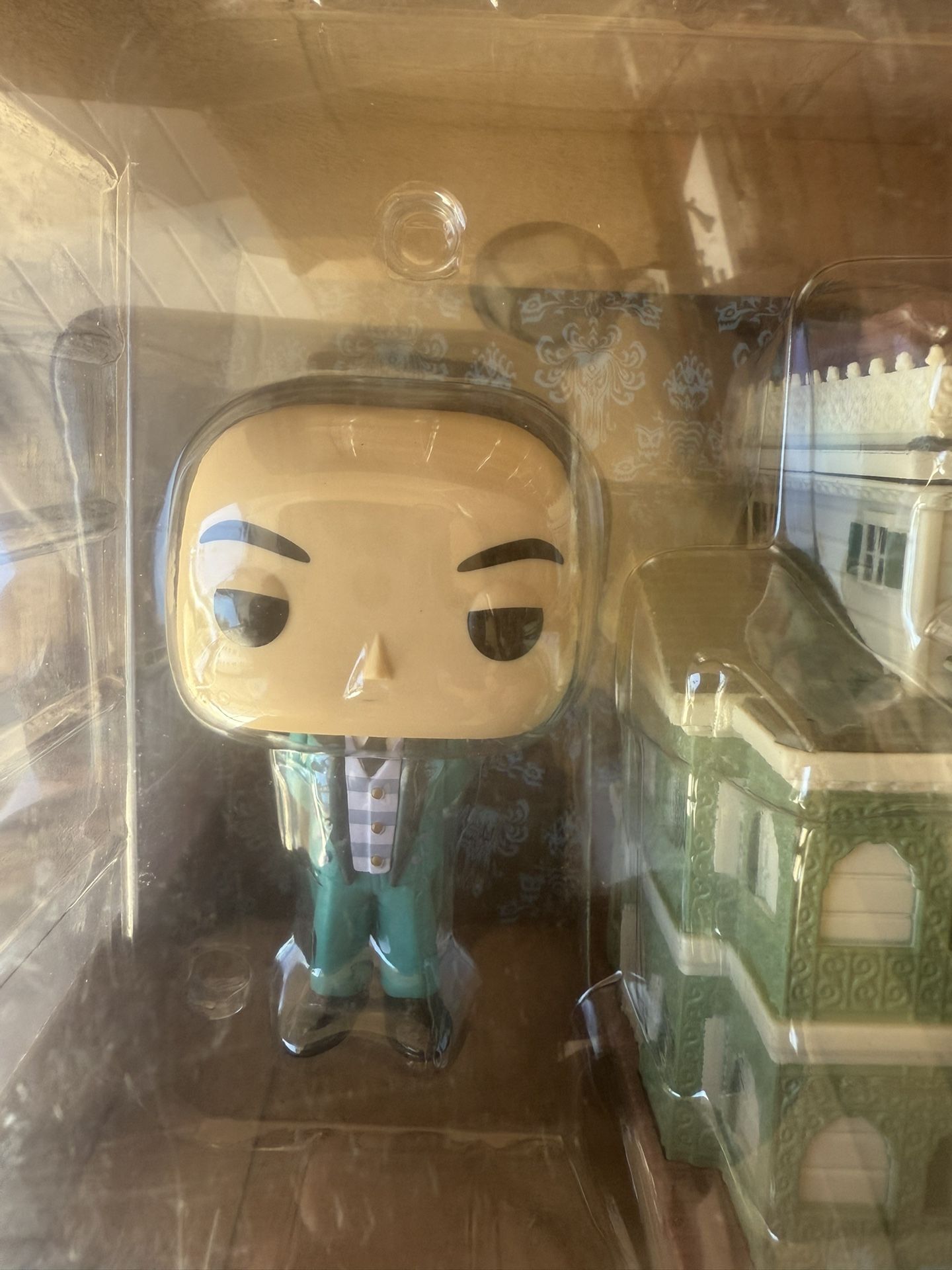 PoP! Town Funko Haunted Mansion Attraction & Butler #19 Disney