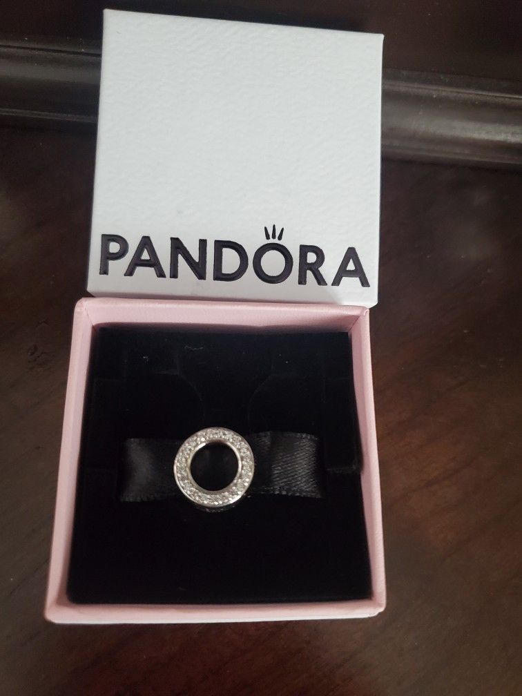 Pandora Clip Charm. Sterling Silver 
