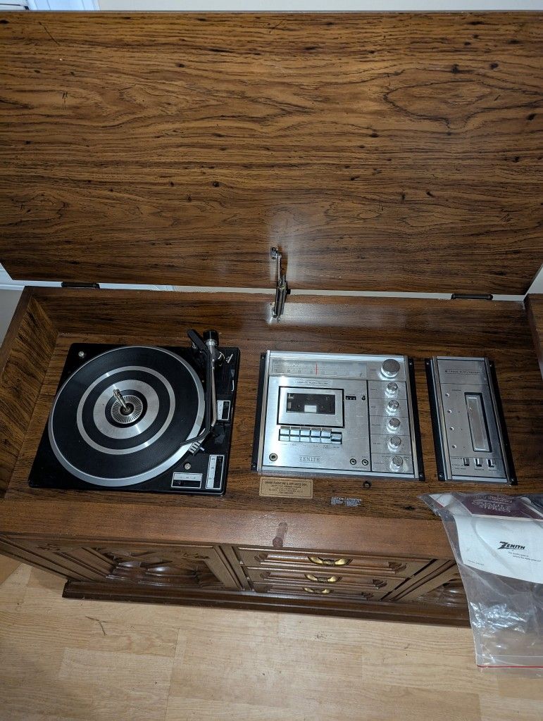 Zenith Record Player Combo