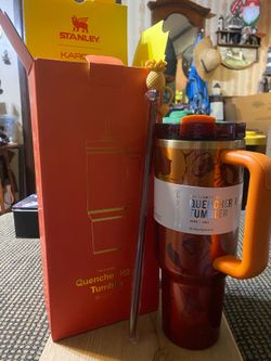 Limited Edition Stanley “KAROL G” 40oz with Straw and Pineapple Topper