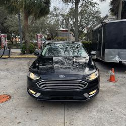 2018 Ford Fusion · SE Hybrid Sedan 4D