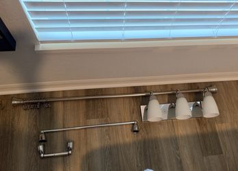 Silver Bathroom Accessories- MUST GO