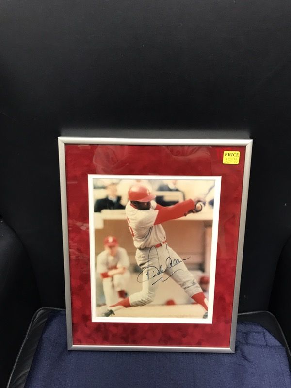 Autographed 11 x 14" Framed & DoubleMatted 1964 Philadelphia Phillie & Rookie of the Year, "Dick Allen"! This is a beautiful piece for those who rem