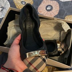 Burberry Flats 🥿