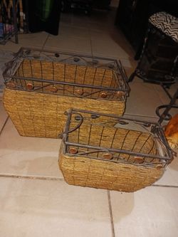 New 2pc BEAUTIFUL HEFTY DUTY WICKER METAL BASKET SET 18IN 12IN 15 SET PAID 90 BOTH