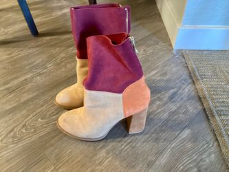Barely worn suede boots