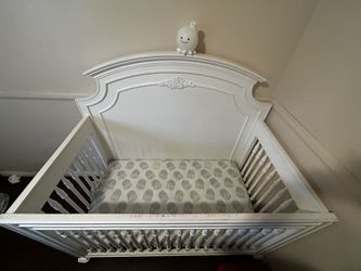 baby crib