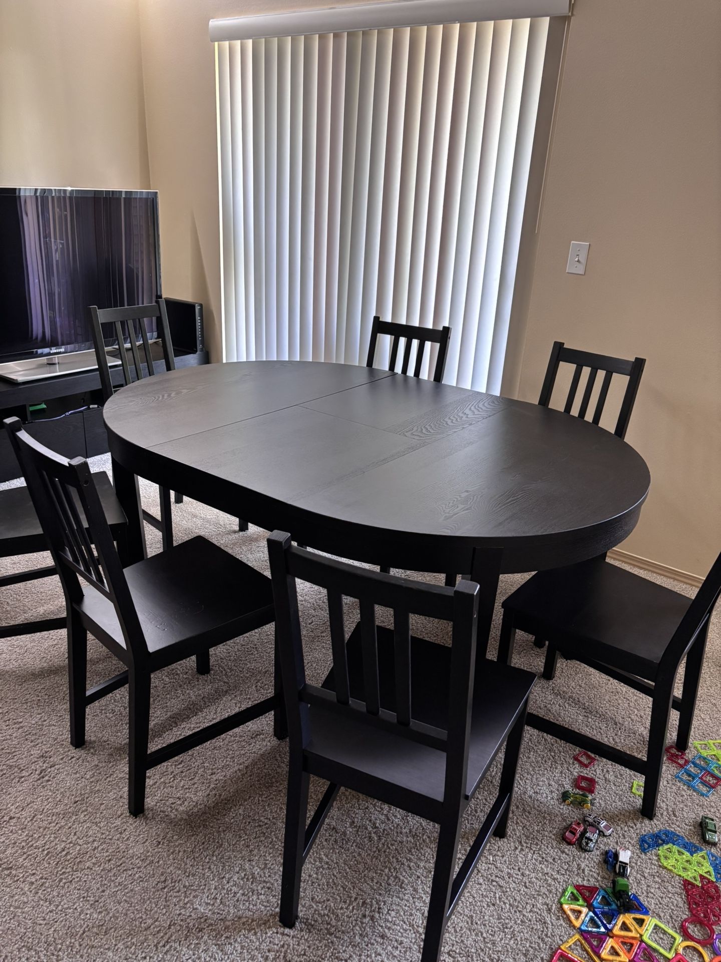 Extending dining room table