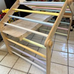 Pikler triangle with slide