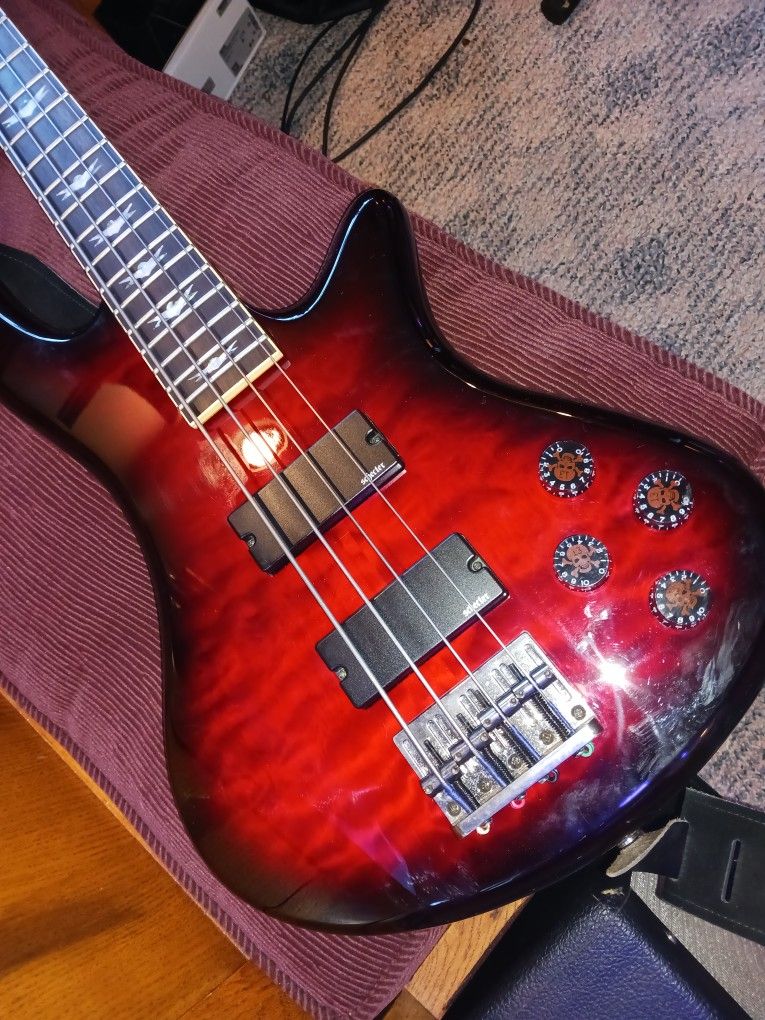 Schecter Bass