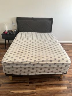 Full Bed and headboard.   Mattress is not included.