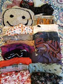 Lot 9 juniors clothes size small