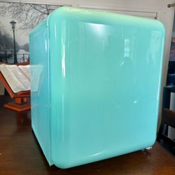 Antarctic Star Refrigerator with Freezer, 7 Power levels, Multiple Compartments & Owner’s Manual