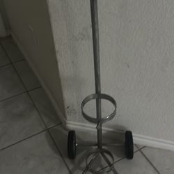 Four Oxygen Valves With Auction Tank Holder