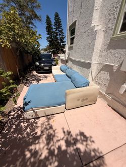 Free Sectional