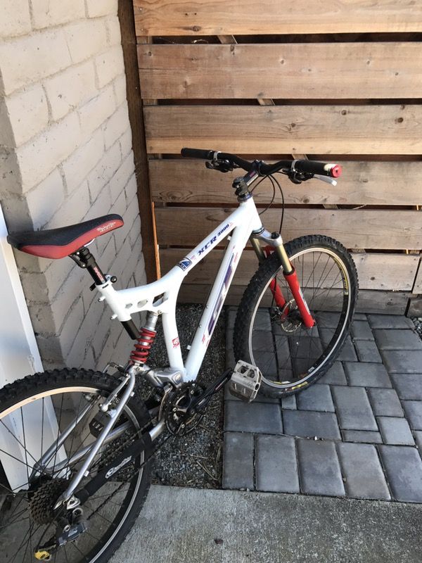 Mountain bike GT XCR 3000 full suspension for Sale in Fremont CA