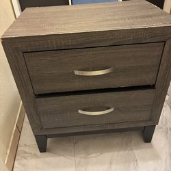 2-drawer nightstand