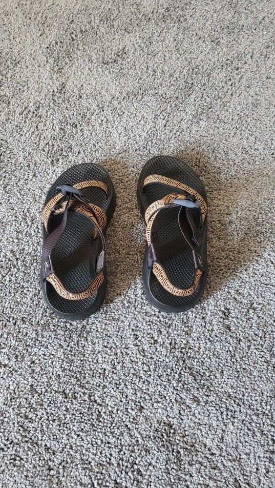 CHACO SANDALS SIZE 7  $45.00