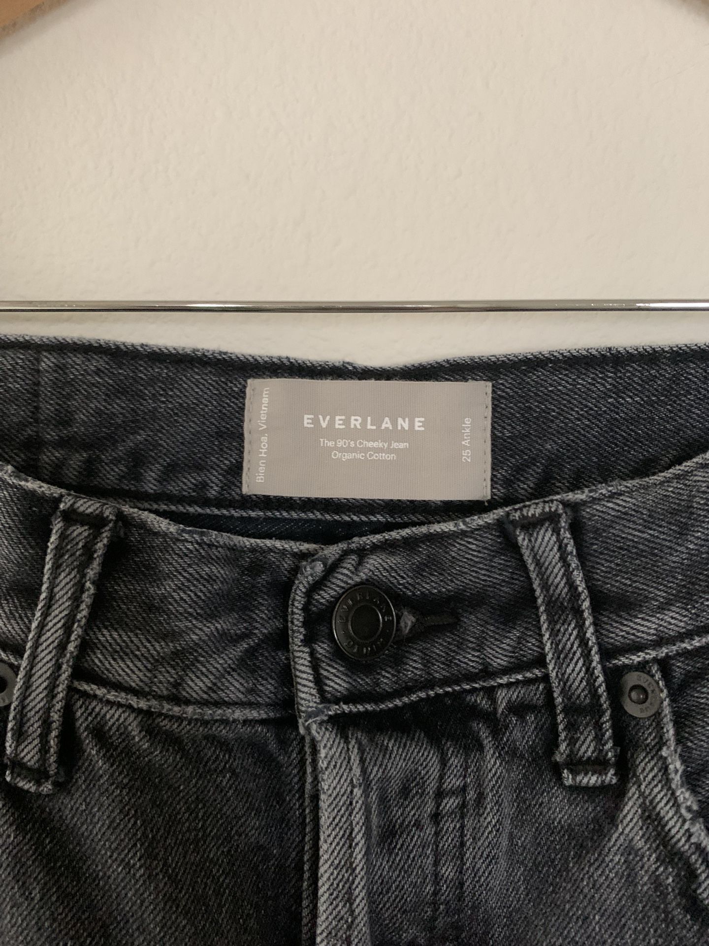 EVERLANE women’s 90’s Cheeky Jean Size 25