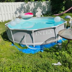 Intex Above Ground Pool  10ft