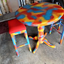 TALL TABLE/ 2 MATCHING STOOLS (31 In)
