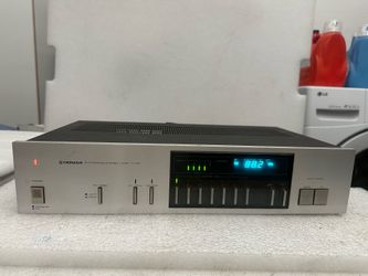 Vintage Pioneer TX-720 digital synthesized AM/FM stereo tuner