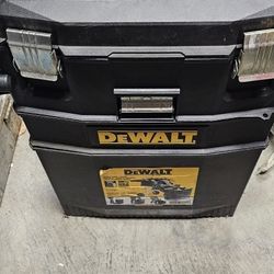 DEWALT
16 in. 4-in-1 Cantilever Tool Box 