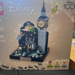 Lego Disney Peter Pan & Wendy’s Flight Over London
