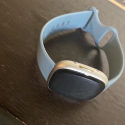 Fitbit Versa 4
