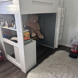 Twin bunkbed