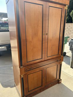 Wooden Entertainment Stand 