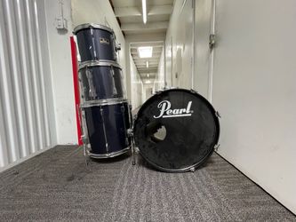 Pearl 4 piece Drumset