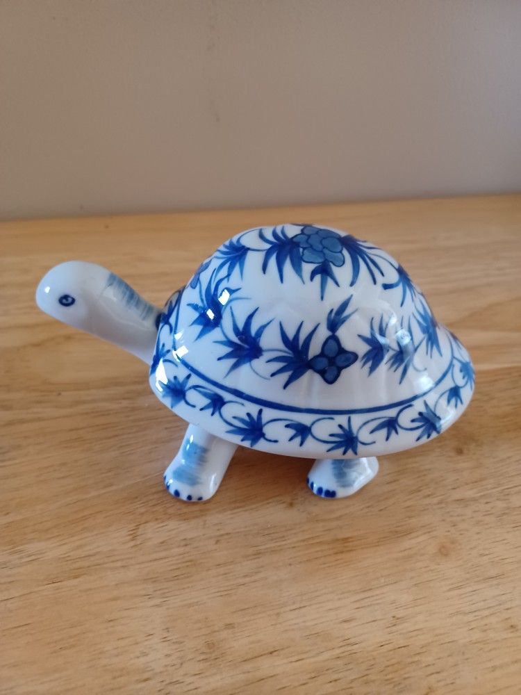 Vintage White & Blue Fine Ceramic Turtle Jewelry Box 