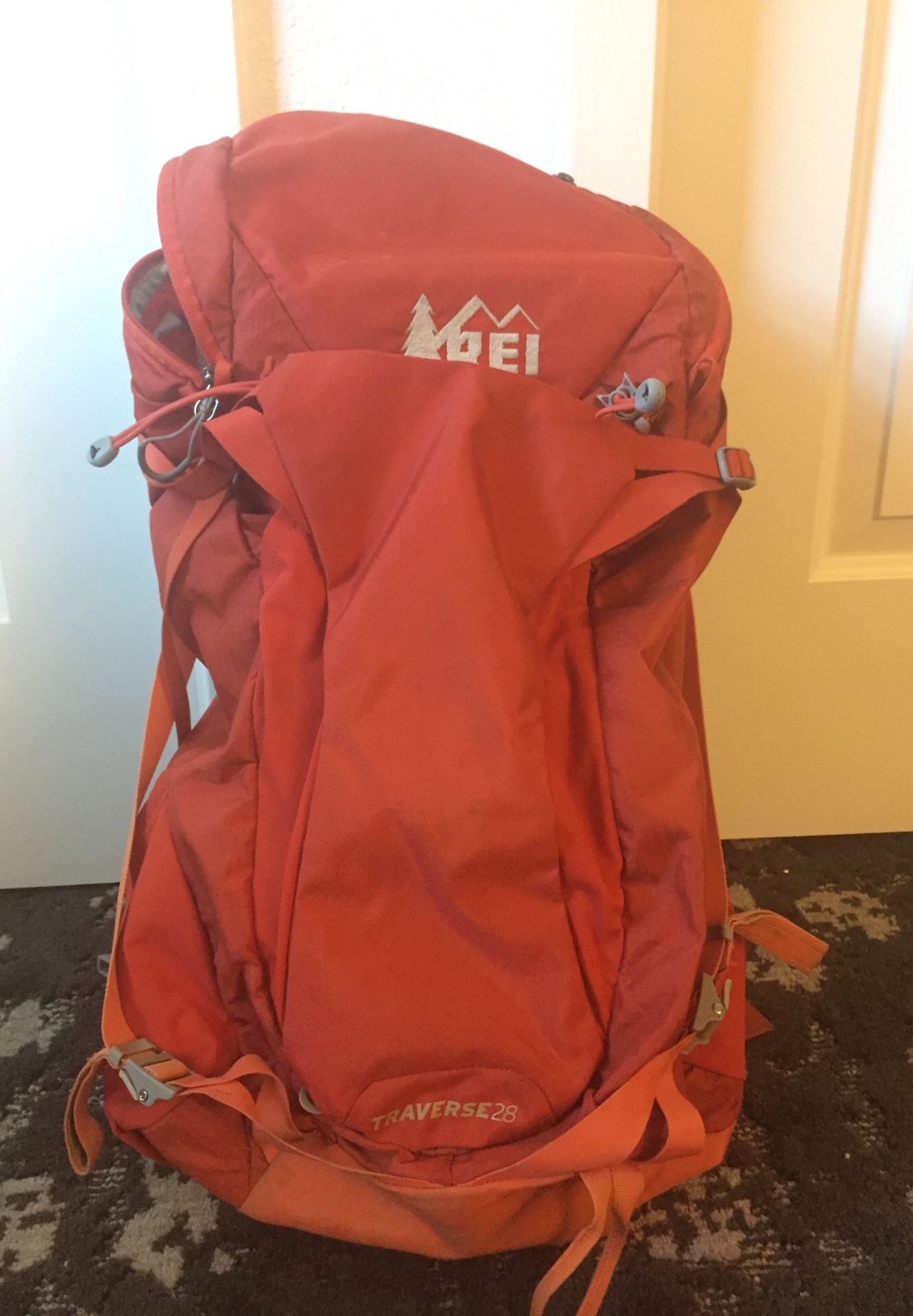 REI Coop Traverse 28L Women’s Backpack